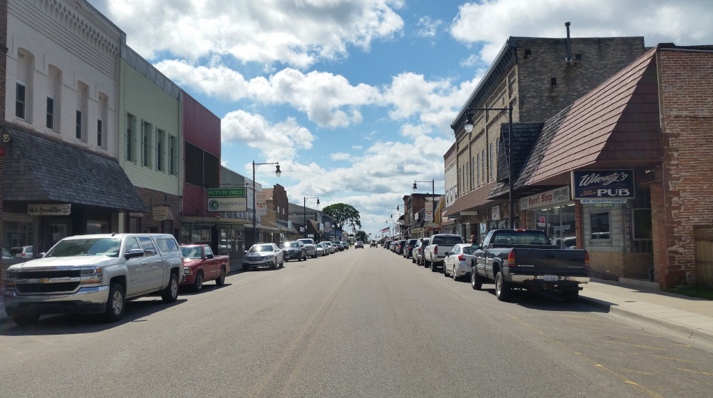 An image of downtown Manistique, Michigan.